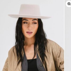 Gigi Pip GINGER GAMBLER NWT Ivory